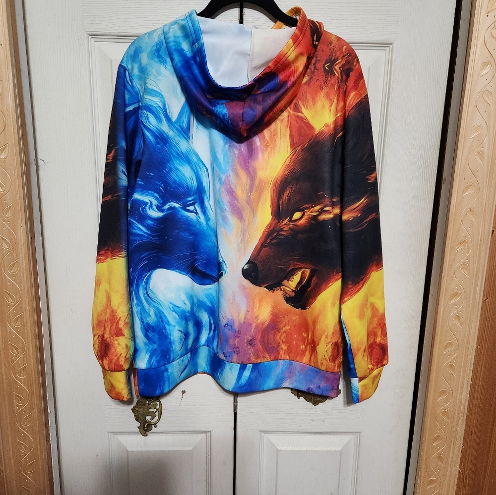Colorful Wolf Graphic Hoodie - Picture 9 of 10